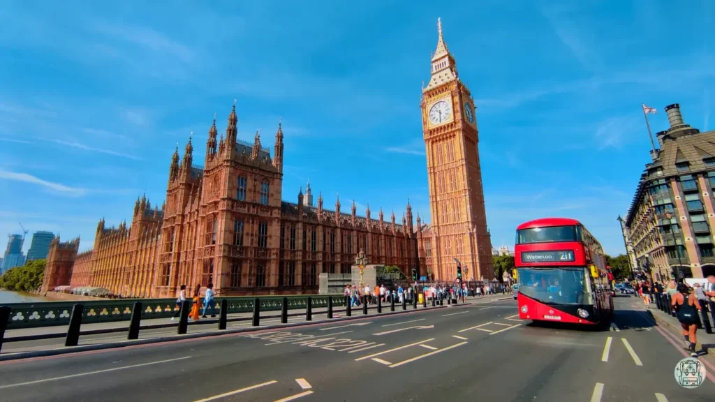 El Palacio de Westminster, uno de los lugares para pasar las navidades más icónicos
