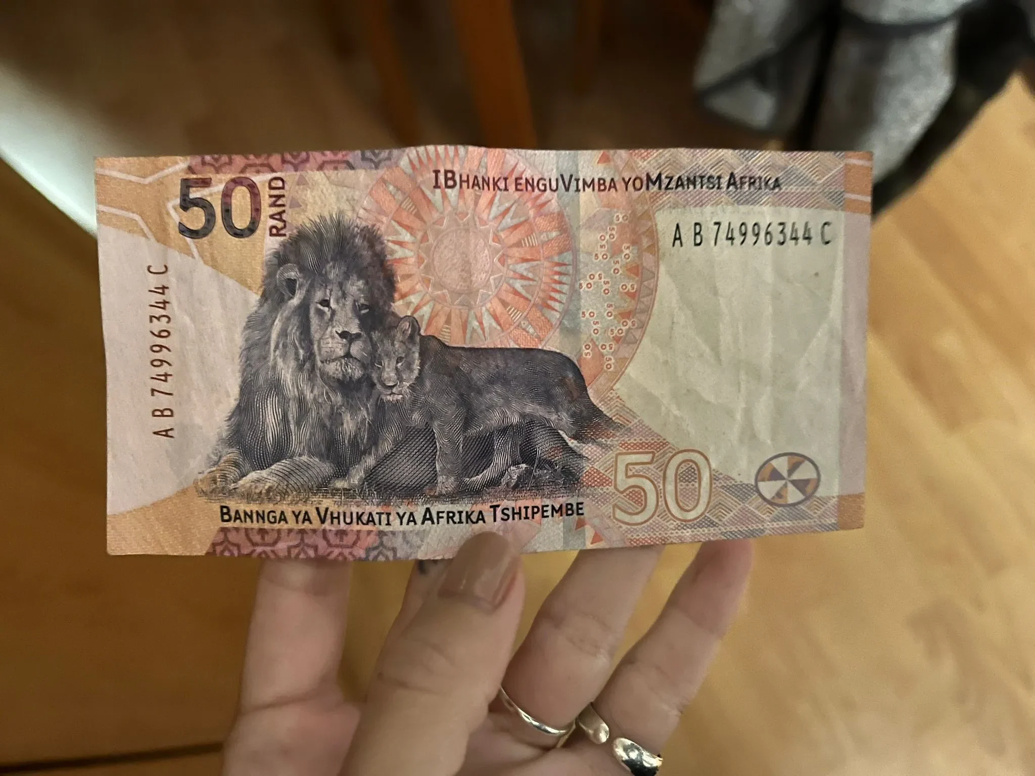 Consejos para viajar a Sudáfrica: Saca algún billete en efectivo