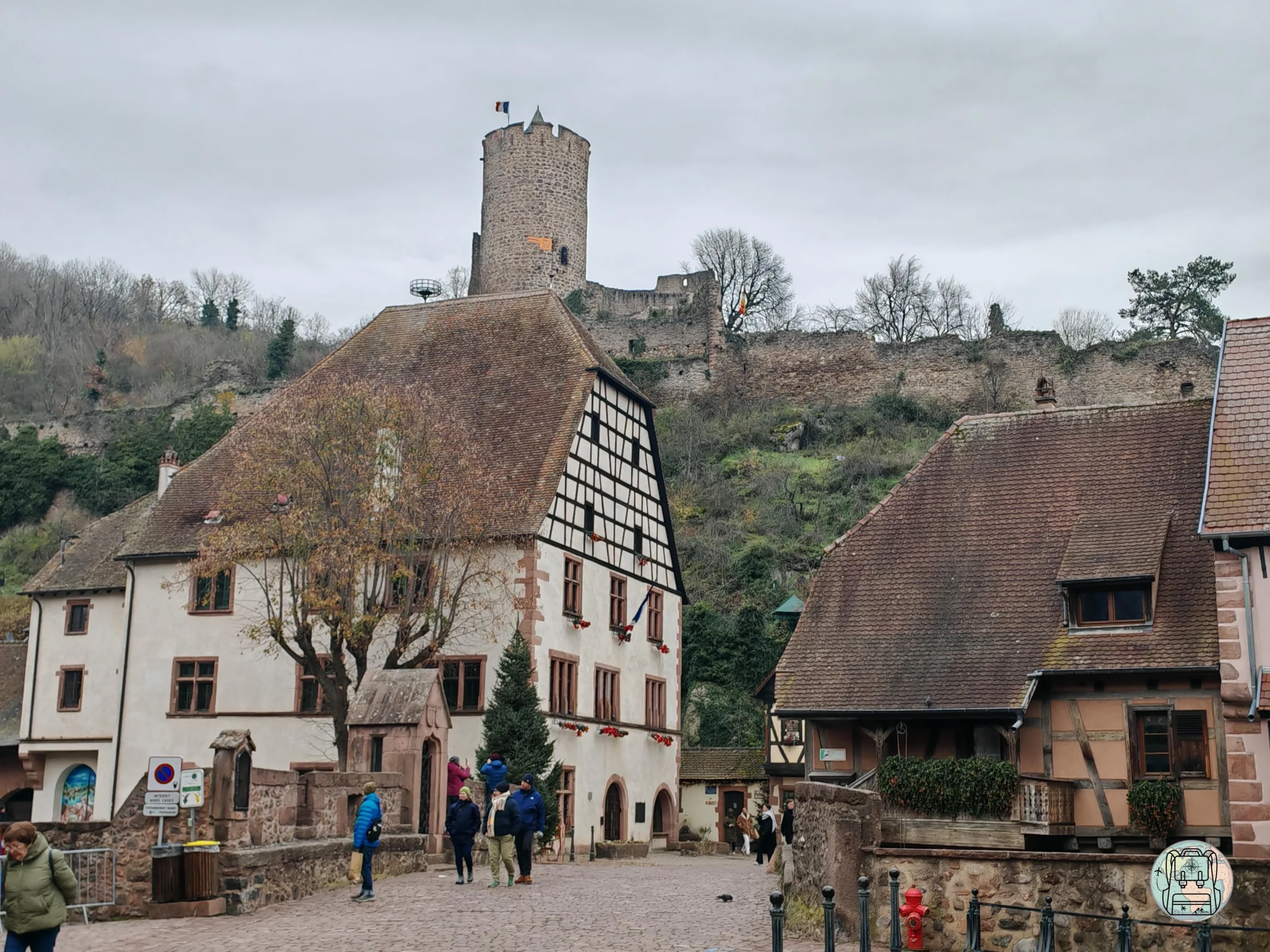 Puente fortificado sobre el río Weiss a su paso por Kaysersberg
